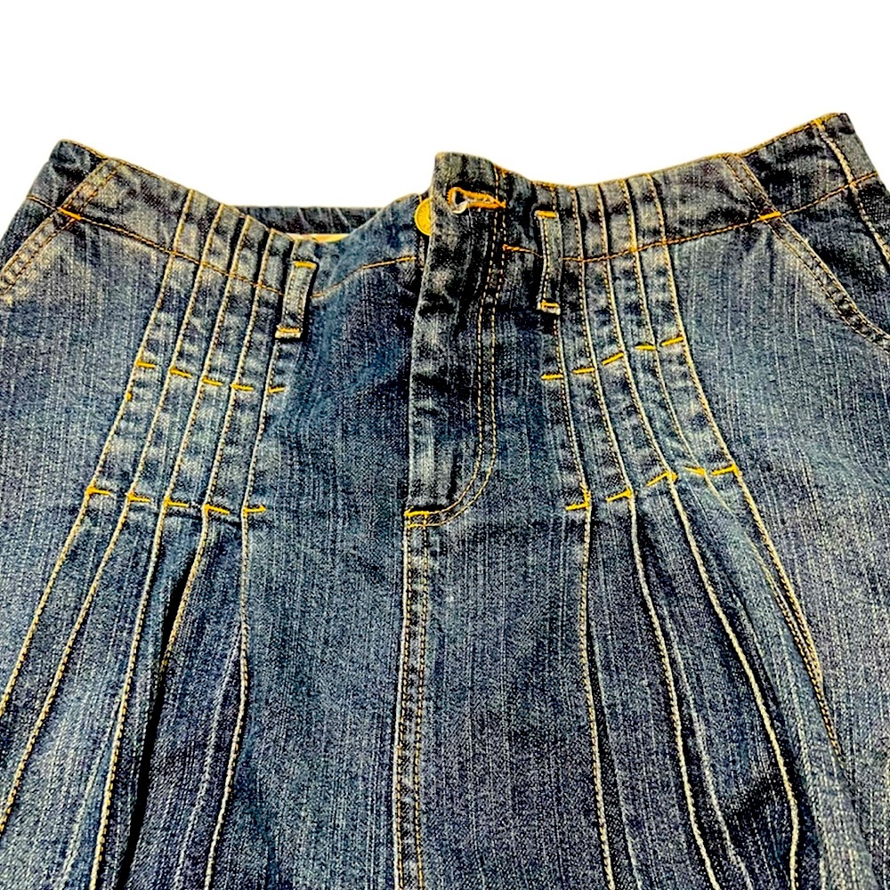 Burberry London Denim Skirt Size Large - Picture 12 of 17